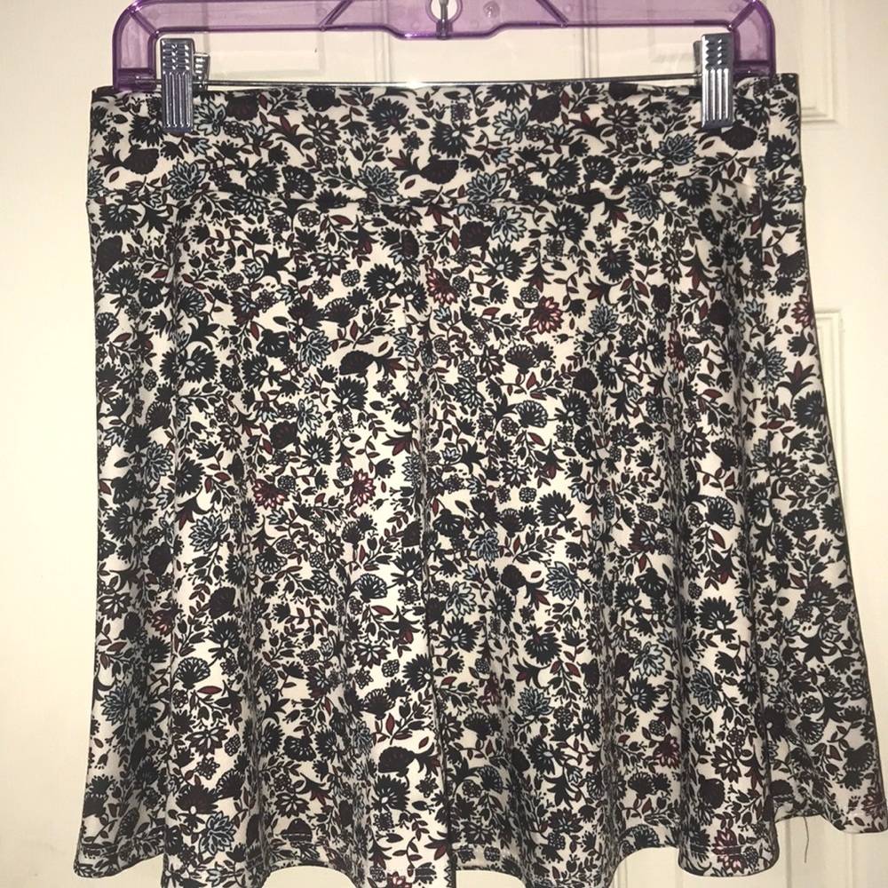 Dark floral mini skirt